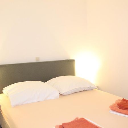 Apartment Bajuti Primošten Exteriör bild
