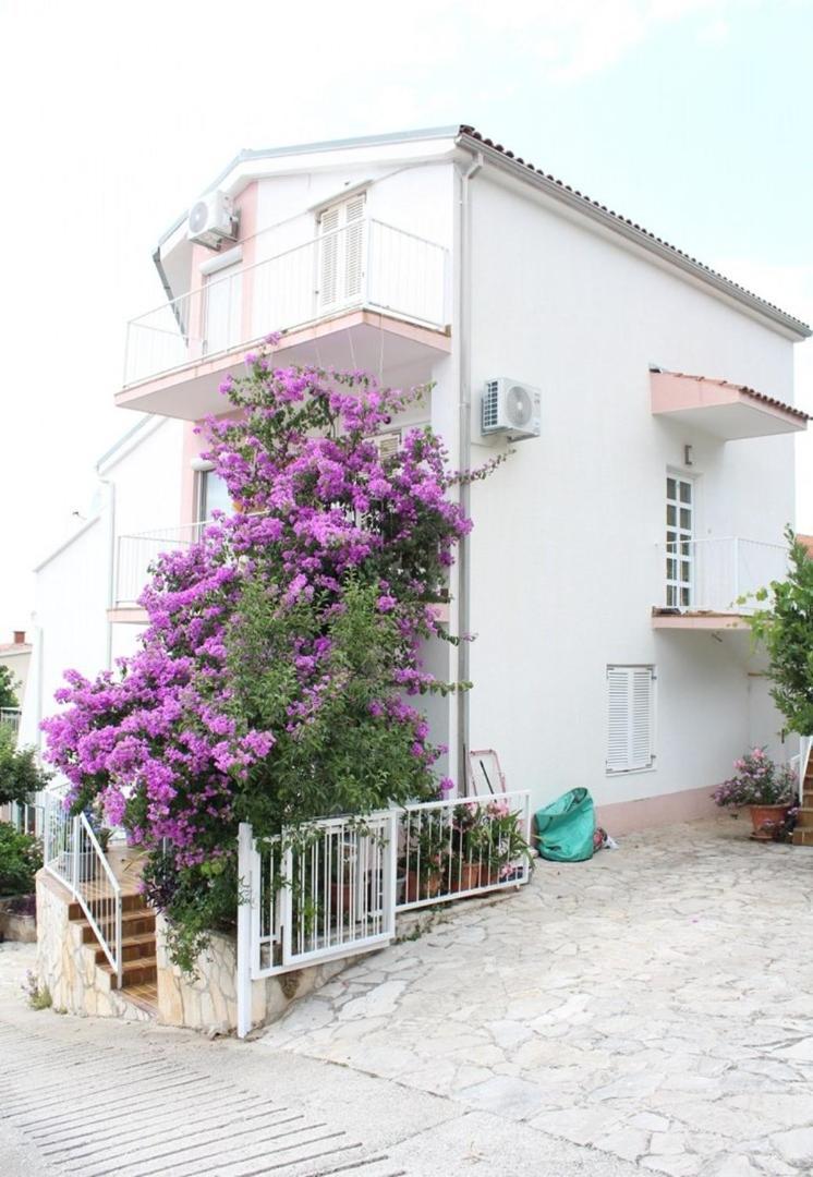 Apartment Bajuti Primošten Exteriör bild