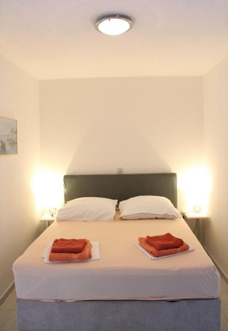 Apartment Bajuti Primošten Exteriör bild