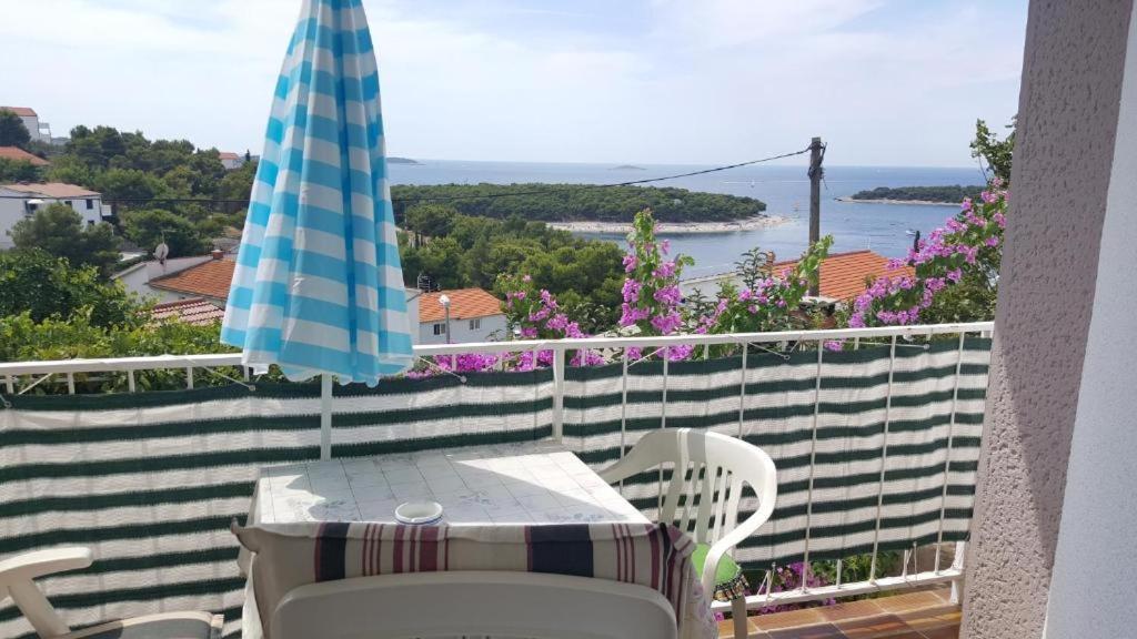 Apartment Bajuti Primošten Exteriör bild