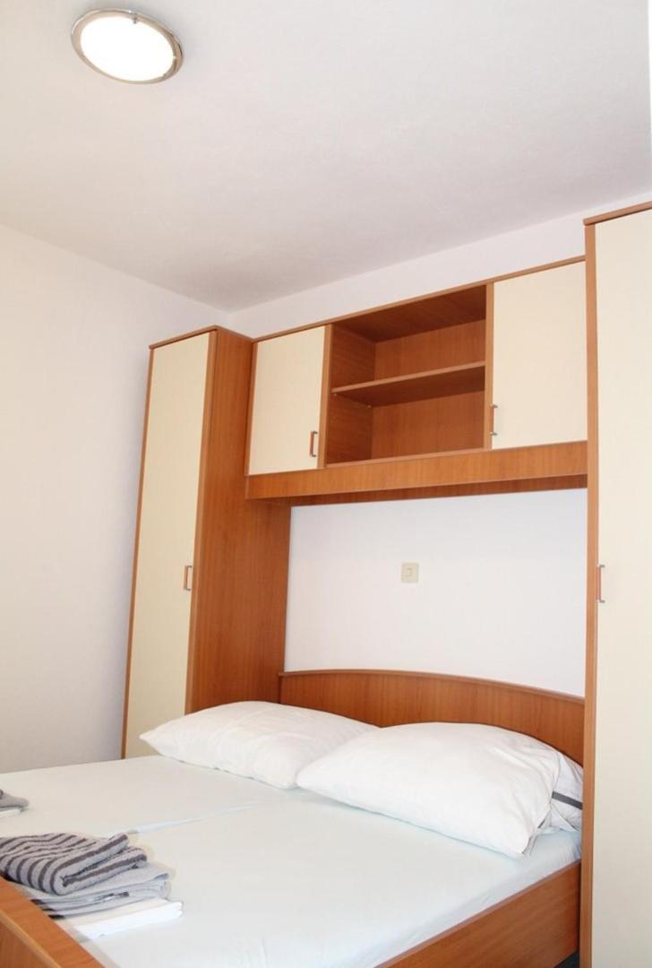 Apartment Bajuti Primošten Exteriör bild